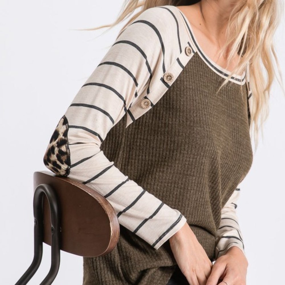 Waffle Knit Raglan Sleeve Top Leopard detail